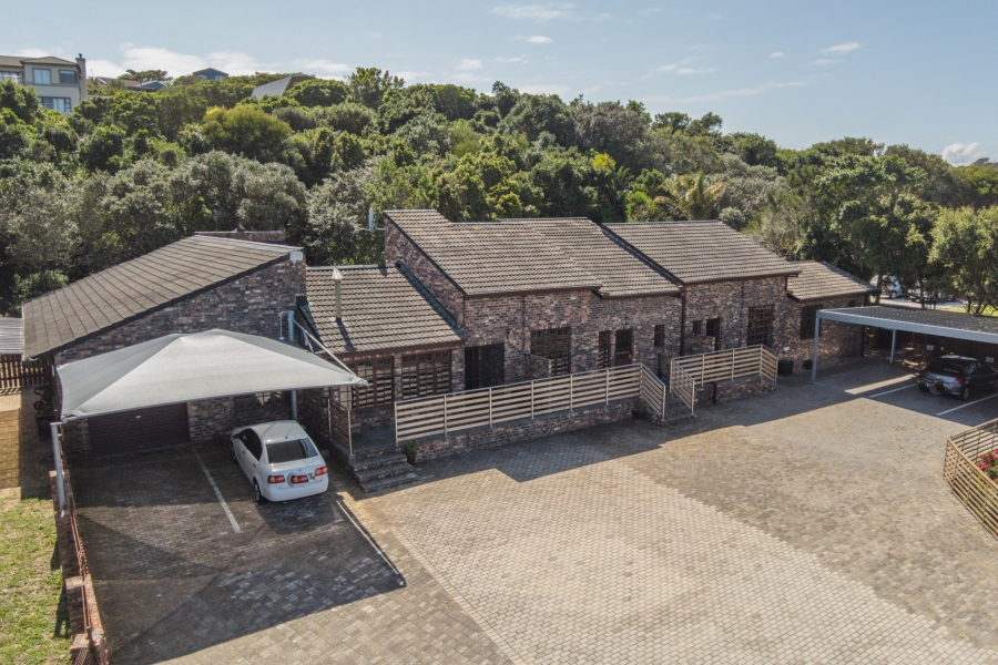 3 Bedroom Property for Sale in Lovemore Park Eastern Cape